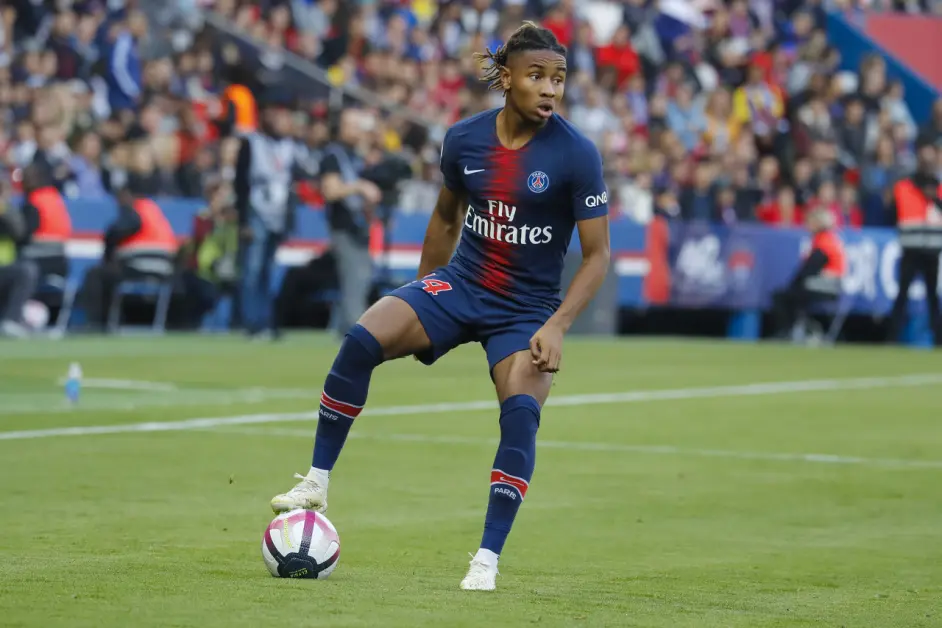 爱游戏官网-德布劳内意外战胜TES，战术调整引爆全场！