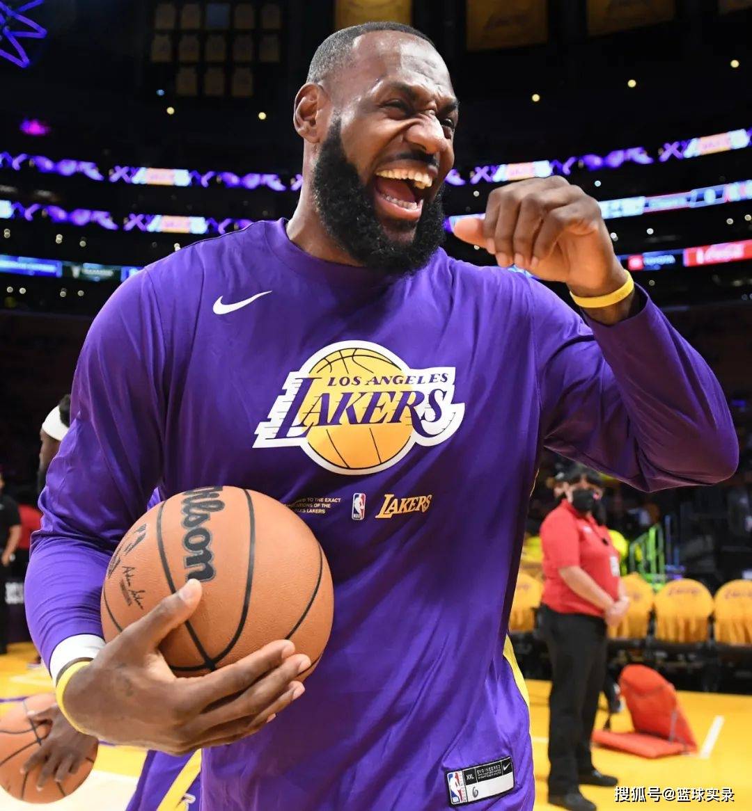 爱游戏-包含詹姆斯迎来五赛季出色发挥，澳大利亚队观众热烈欢呼！的词条